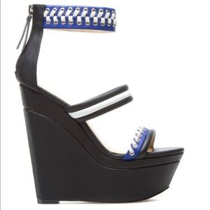 GX by Gwen Stefani Risuka wedge size 6.5